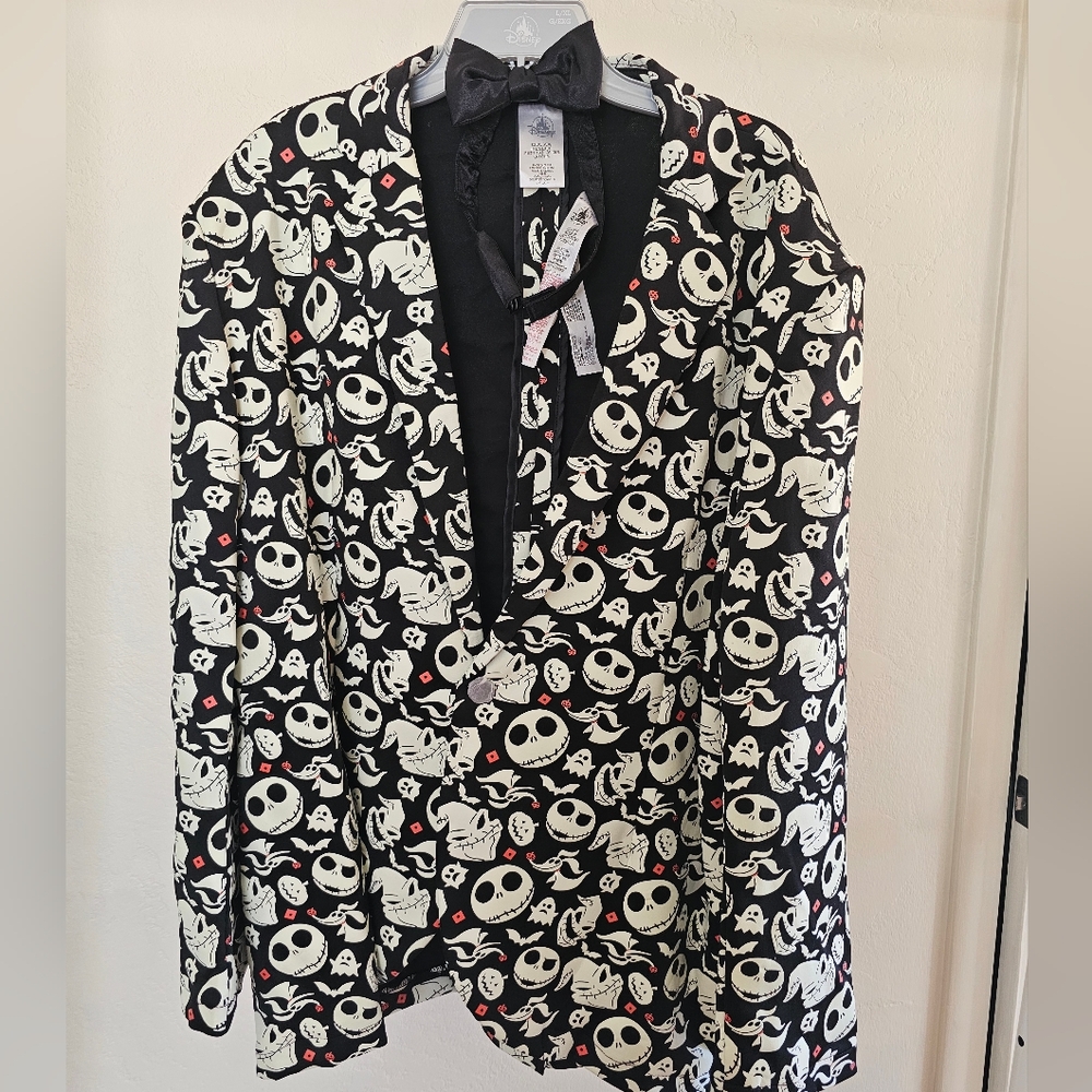 Disney NWT Nightmare Before Christmas Black and White Blazer with Bow Tie Sz XL‎